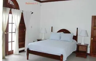Villa Roma Montego Bay 3*,